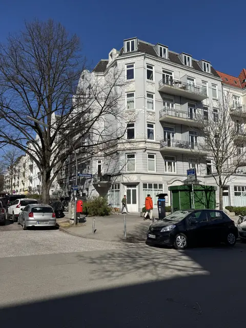 Mehrgeschossige Altbaufassade